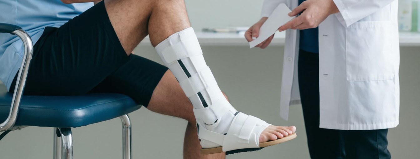 Ортез на голеностопный сустав при переломе: альтернатива гипсу в Арсеньеве Ортез на голеностопный сустав при переломе: альтернатива гипсу в Арсеньеве