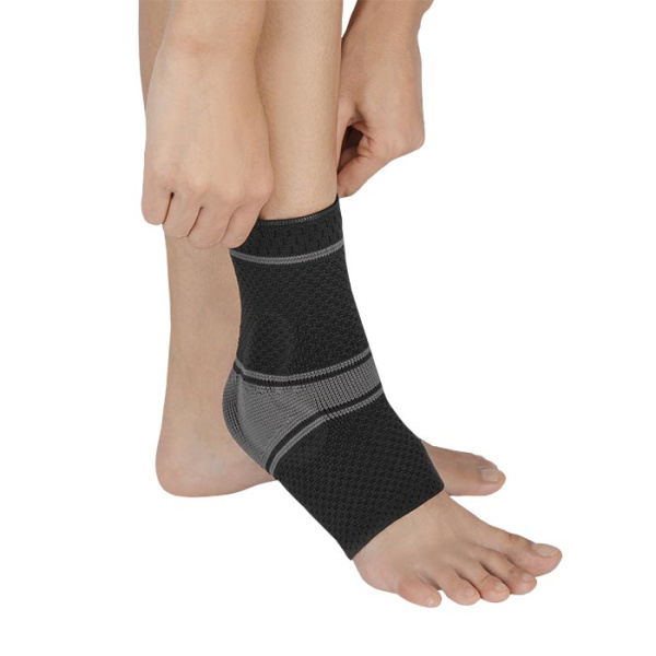 Бандаж компрессионный на голеностопный сустав с силиконовыми пелотами Т-8681/3 Evolution Silver (Т.46.81) 