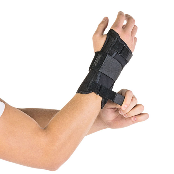 Бандаж на лучезапястный сустав компрессионный с анатомическими шинами Т.36.11R (Т-8311R) Trives