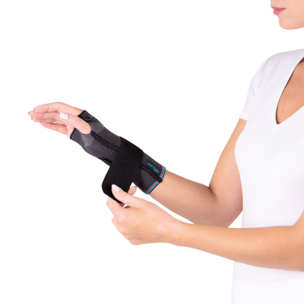 Бандаж компрессионный на лучезапястный сустав со съемной стяжкой (правый) Т-8381С(R) Evolution  Silver